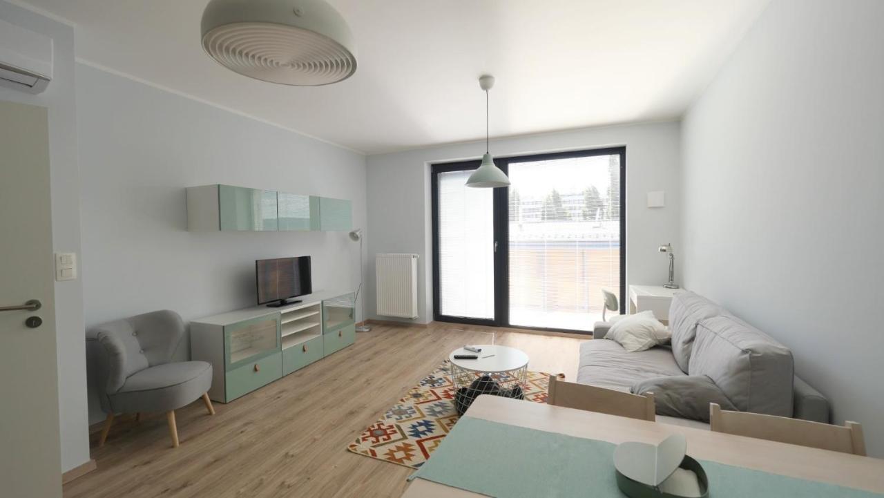 Air-Conditioned, 2 Room Apartment With Terrace Μπρατισλάβα Εξωτερικό φωτογραφία