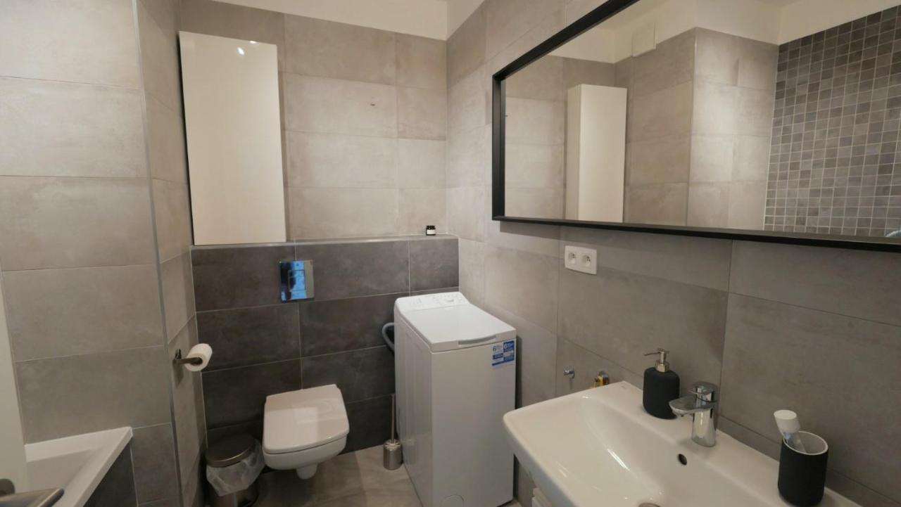 Air-Conditioned, 2 Room Apartment With Terrace Μπρατισλάβα Εξωτερικό φωτογραφία